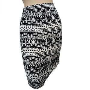 Hot Kiss Black and White Geometric Pencil Skirt